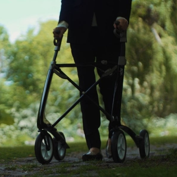 💥Factory direct Sale Byacre Carbon Ultralight Mobility Walker（💥Discounted Items in Stock🎁Free Shipping）